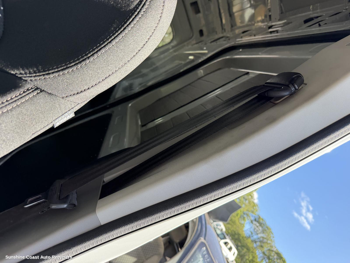 2020-2026 Ldv Deliver 9 Seatbelt Stalk