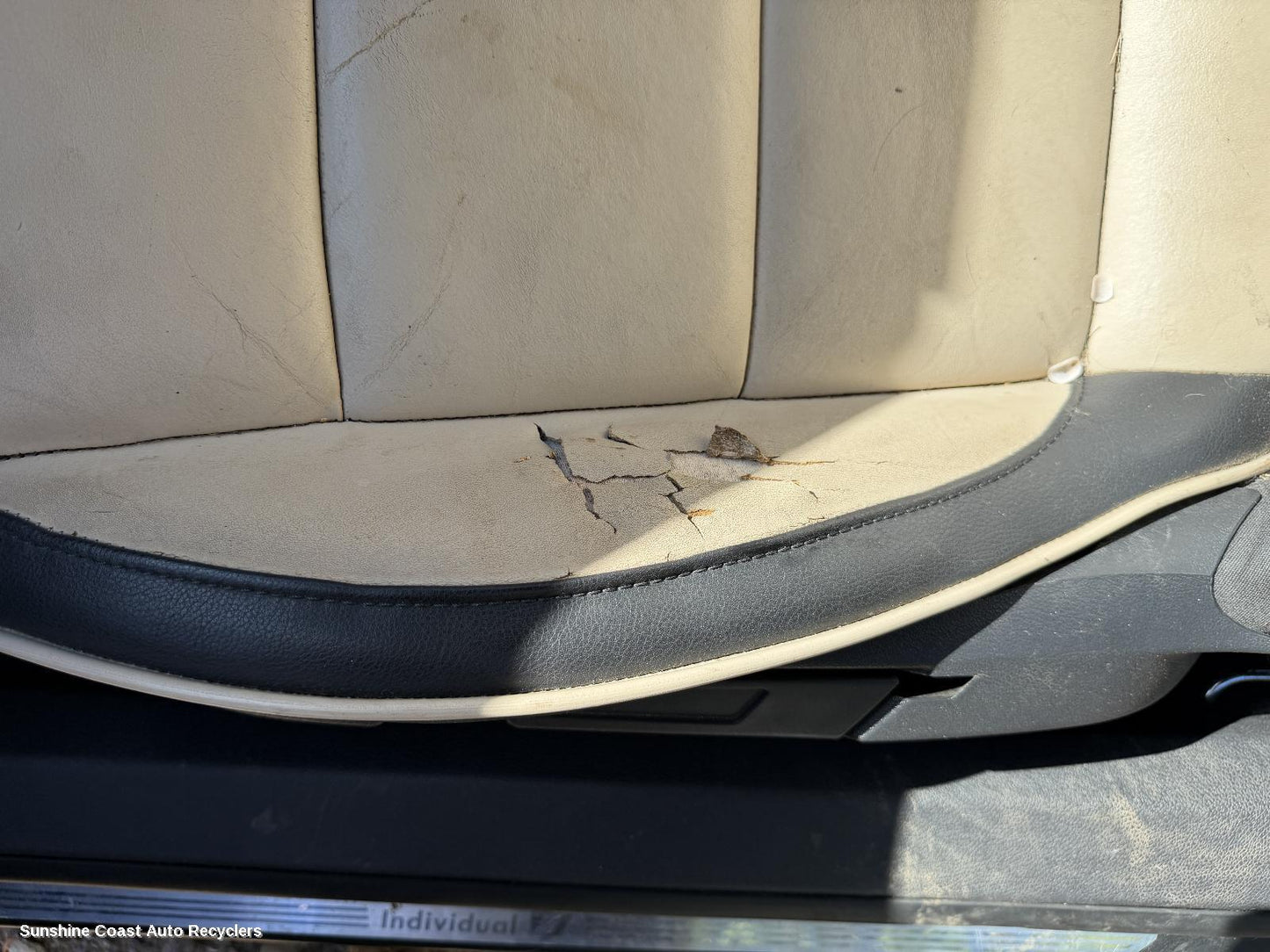 2007-2014 Volkswagen Eos Front Seat