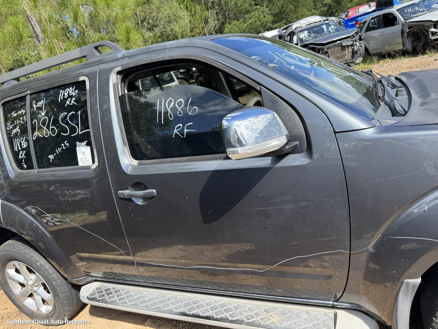 2012 Nissan Pathfinder Side Step Skirt