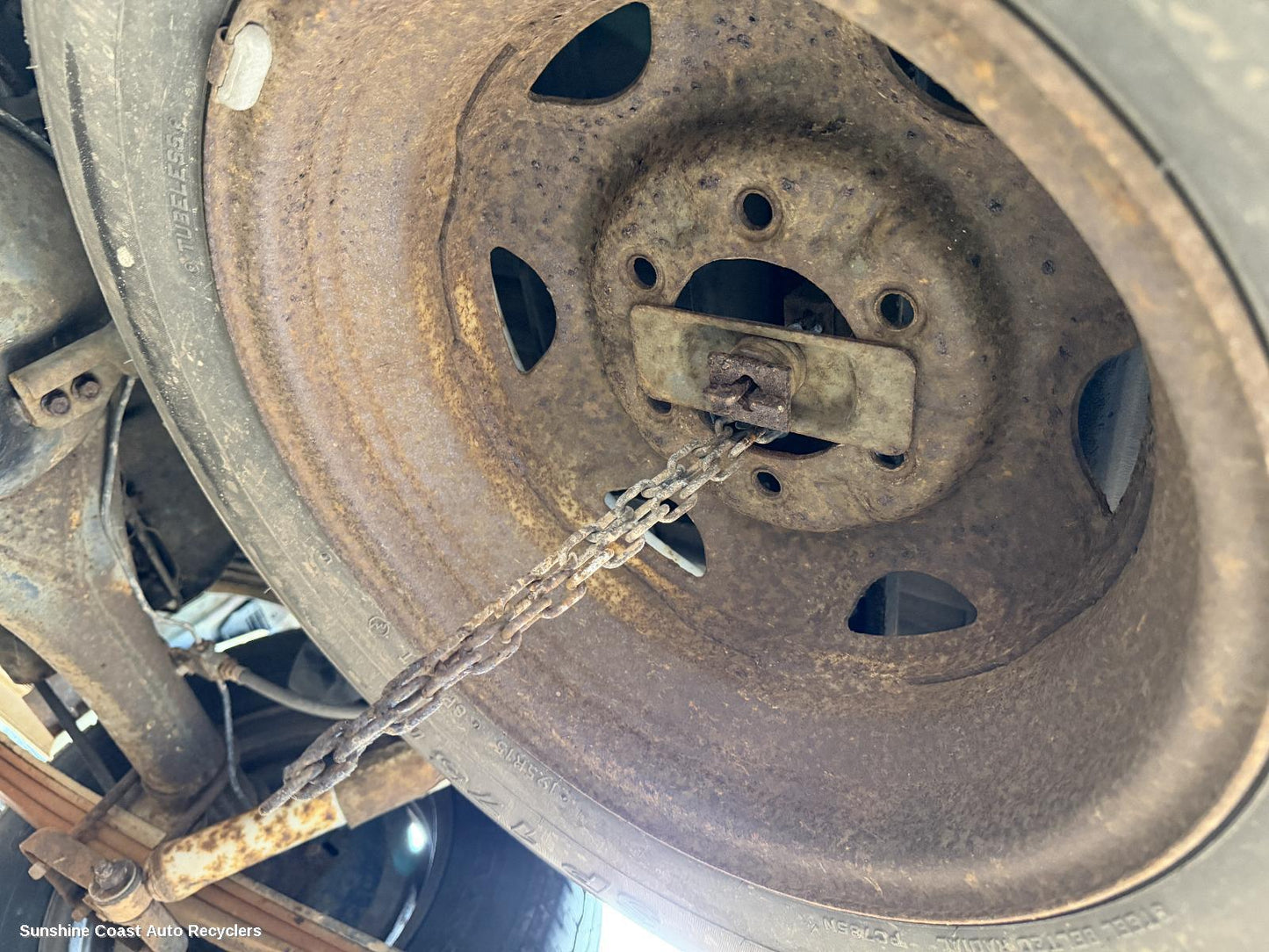 2001 Nissan Navara Spare Wheel Winch