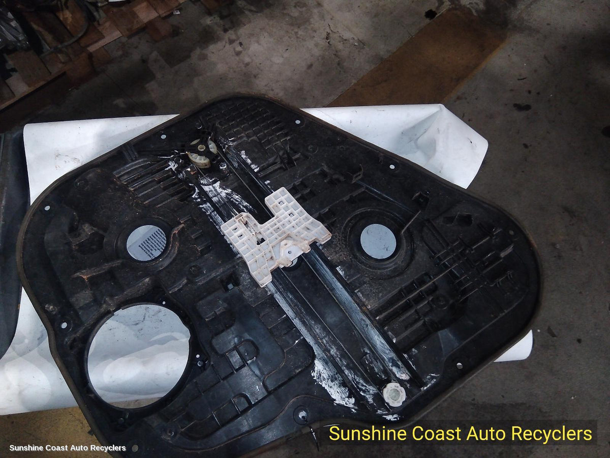 2017-2020 Kia Sorento Right Rear Wnd Reg Motor
