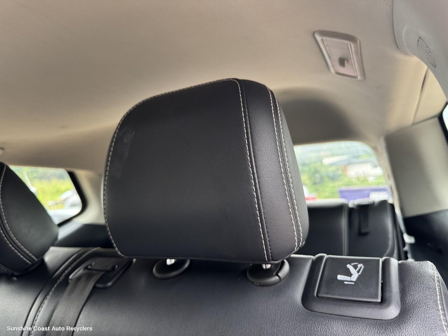 2022 Ldv D90 Headrest