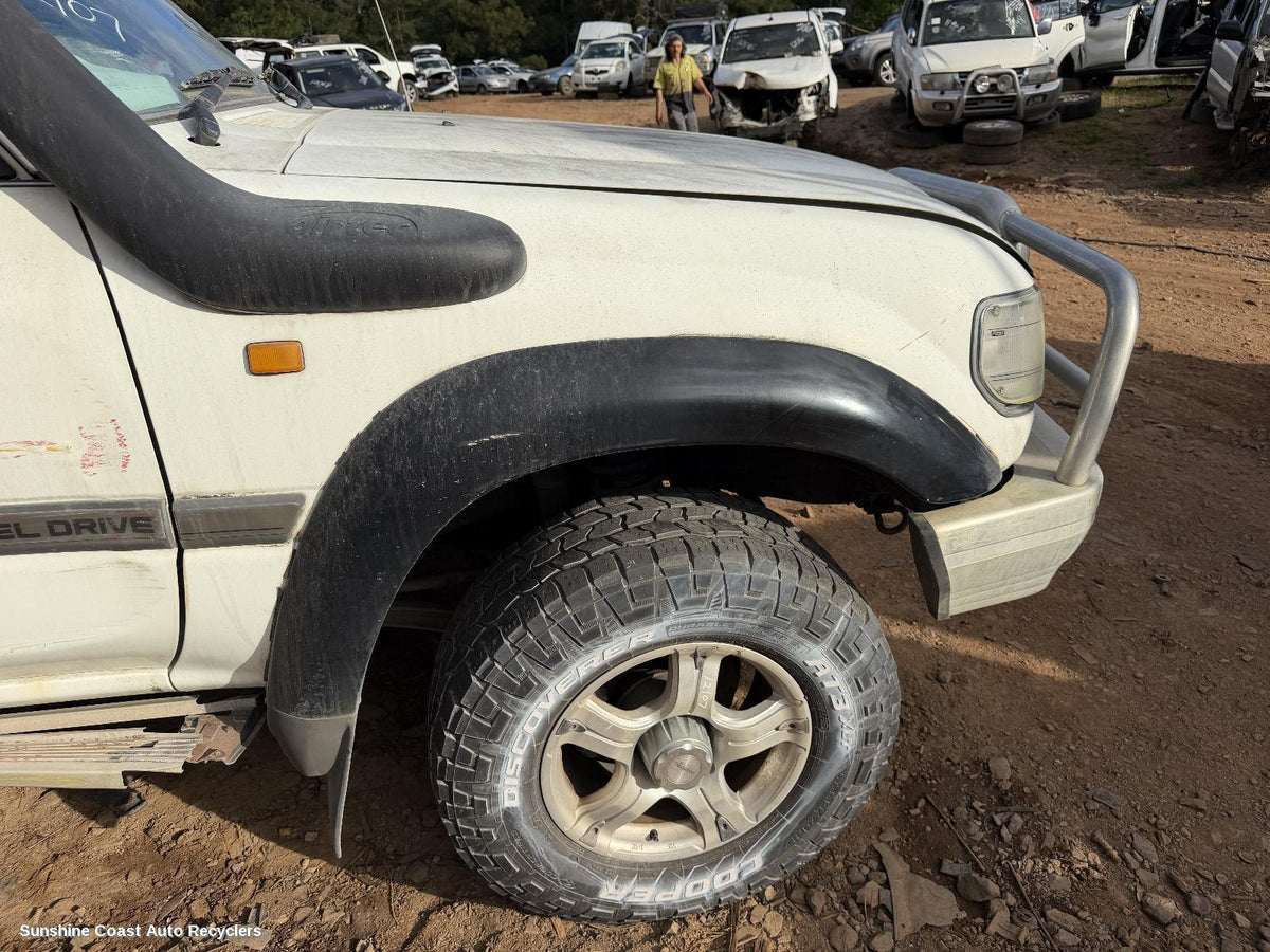1990-1994 Toyota Landcruiser Right Guard