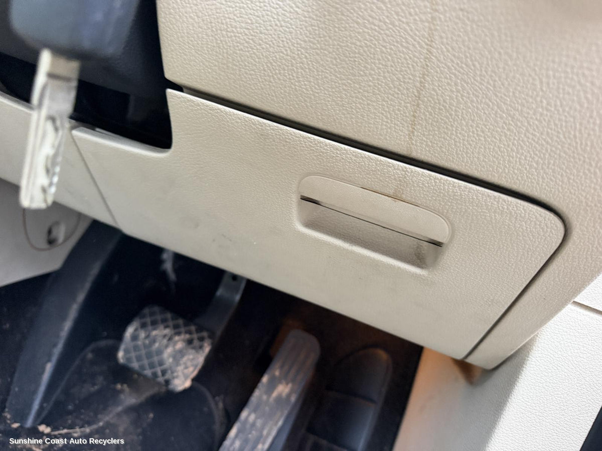 2008-2011 Volkswagen Tiguan Glove Box
