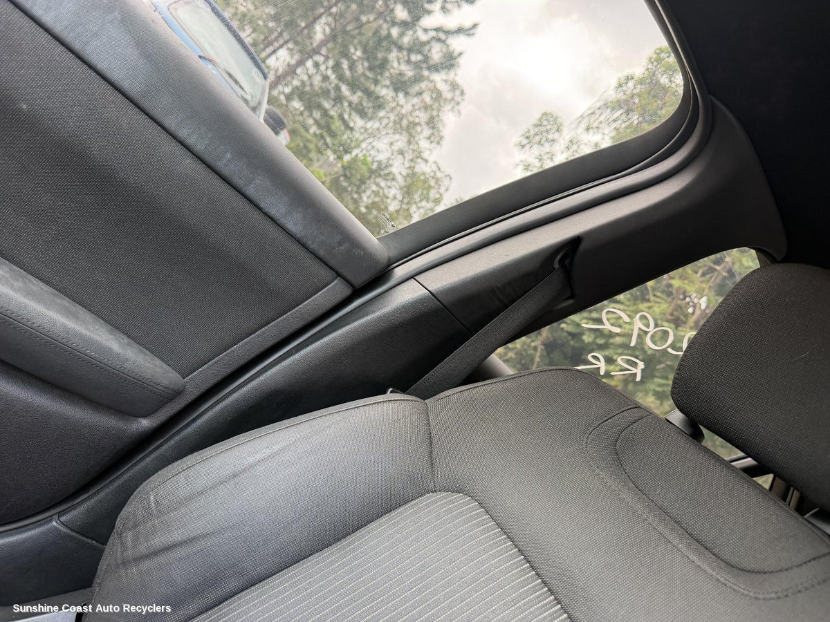 2006-2013 Holden Commodore Seatbelt Stalk
