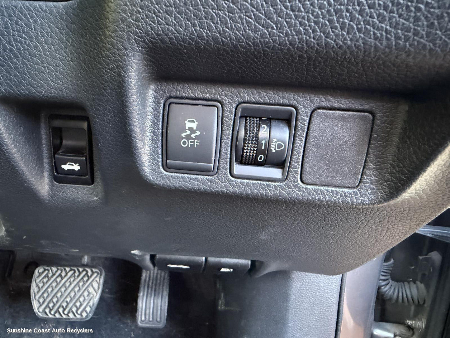 2013-2017 Nissan Pulsar Misc Switch Relay