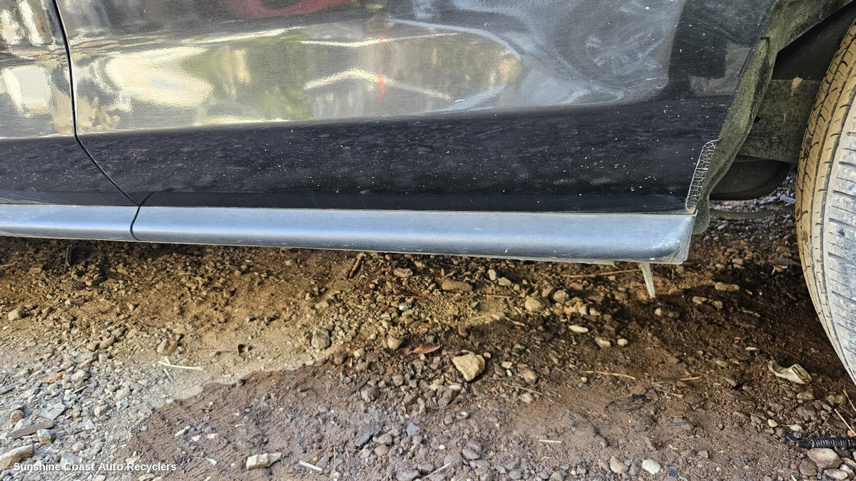 2006-2012 Mazda Cx7 Left Rear Door Sliding