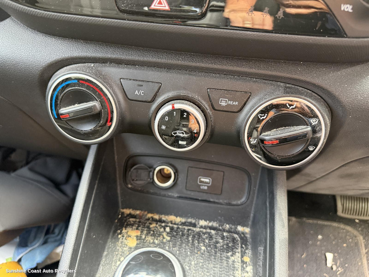 2019-2025 Hyundai Venue Heater Ac Controls