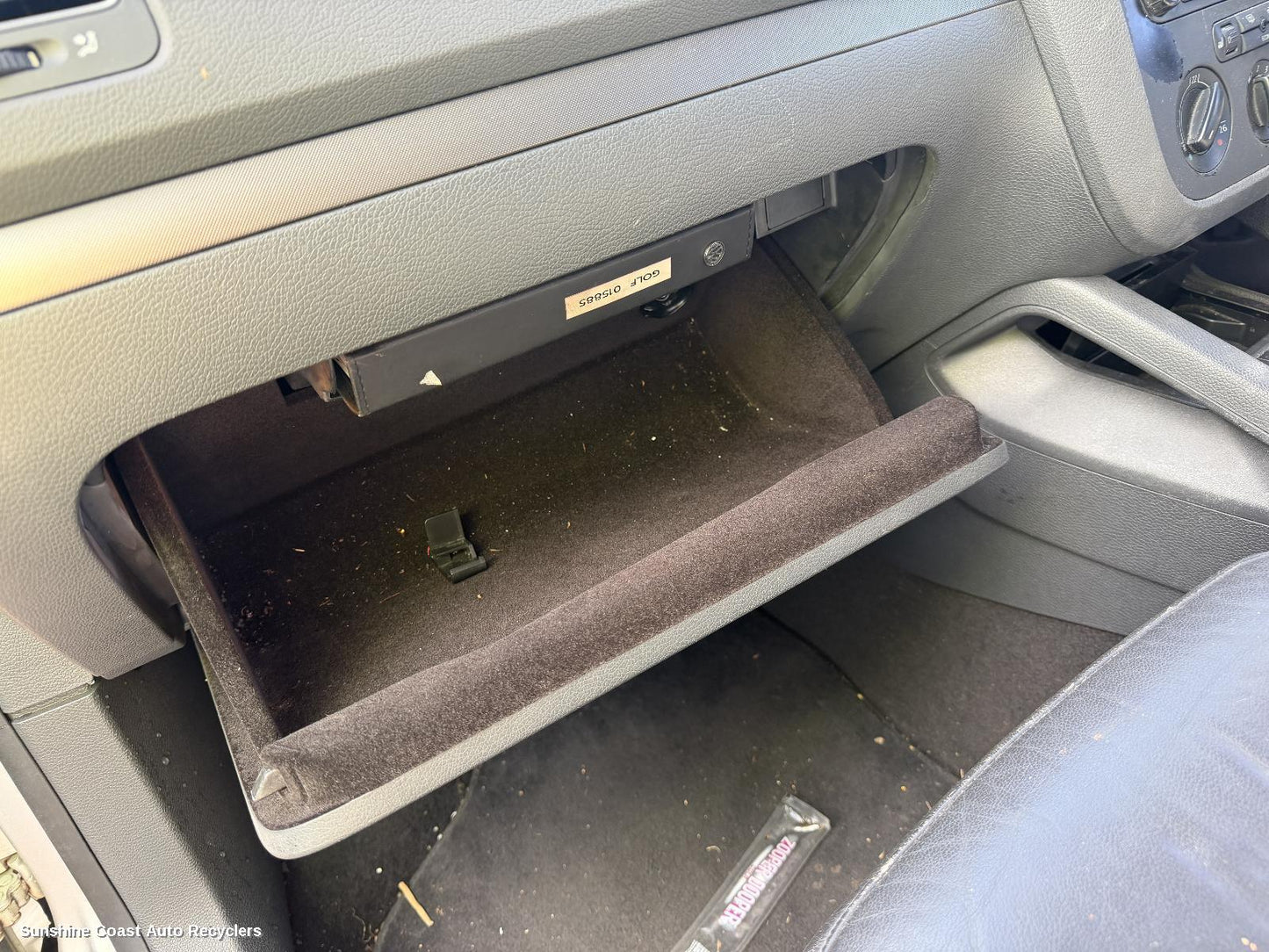 2004-2009 Volkswagen Golf Glove Box