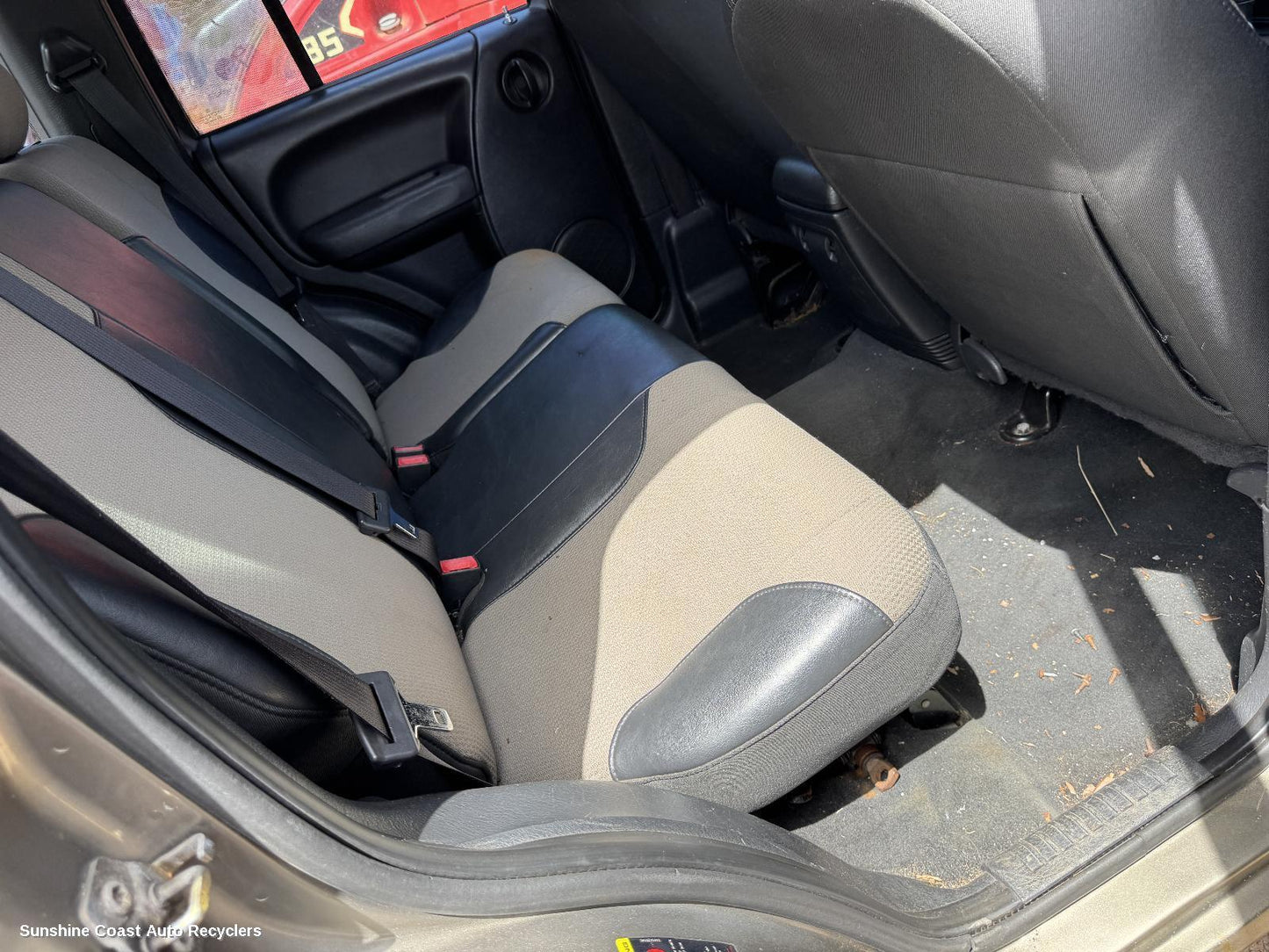 2004 Jeep Cherokee 2nd Seat  Rear Seat
