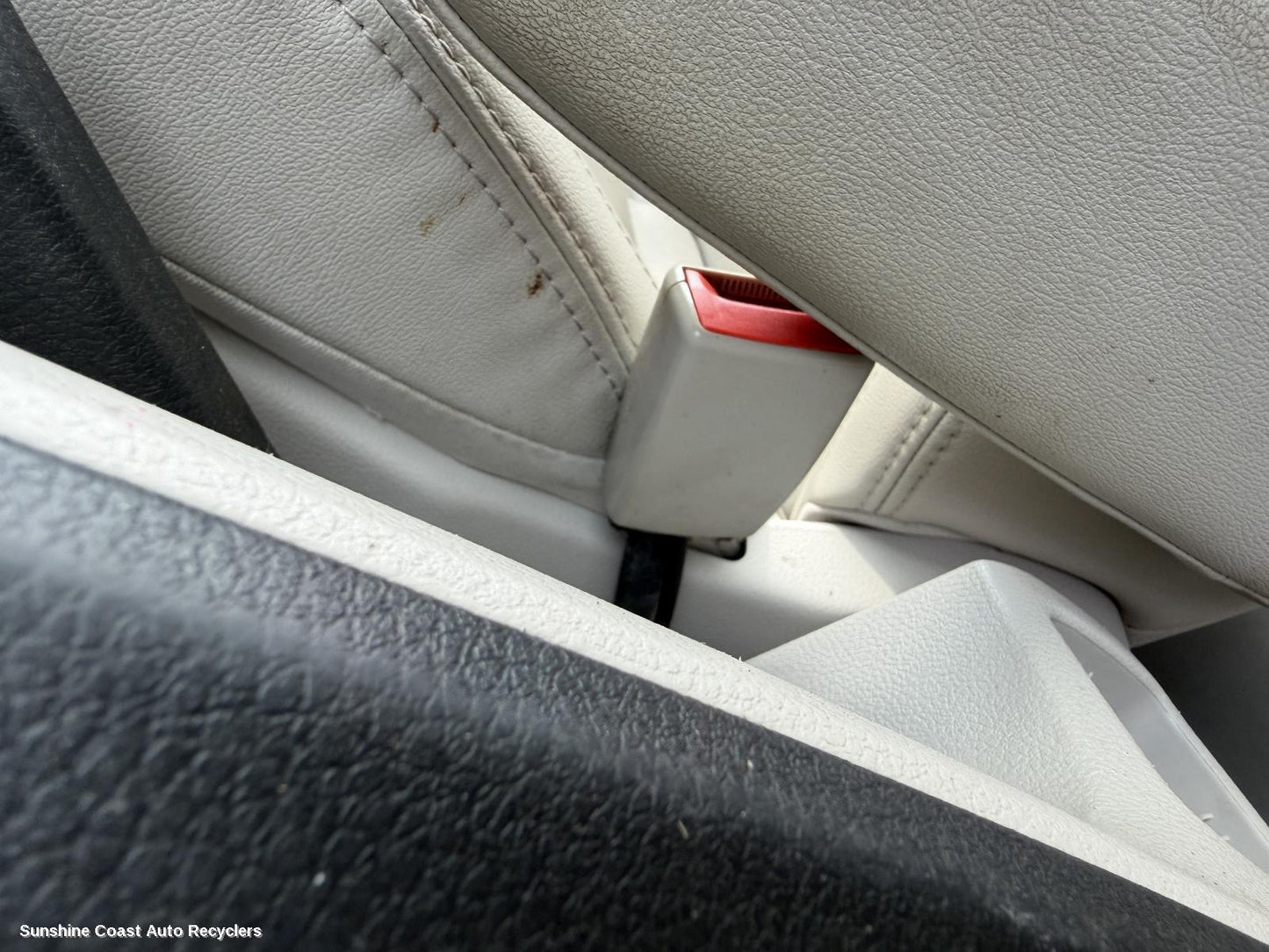 2015-2025 Ldv G10 Seatbelt Stalk