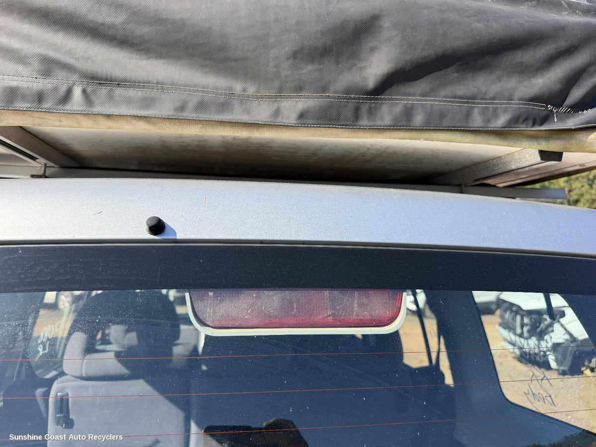 2002-2006 Mitsubishi Pajero High Level Stoplight