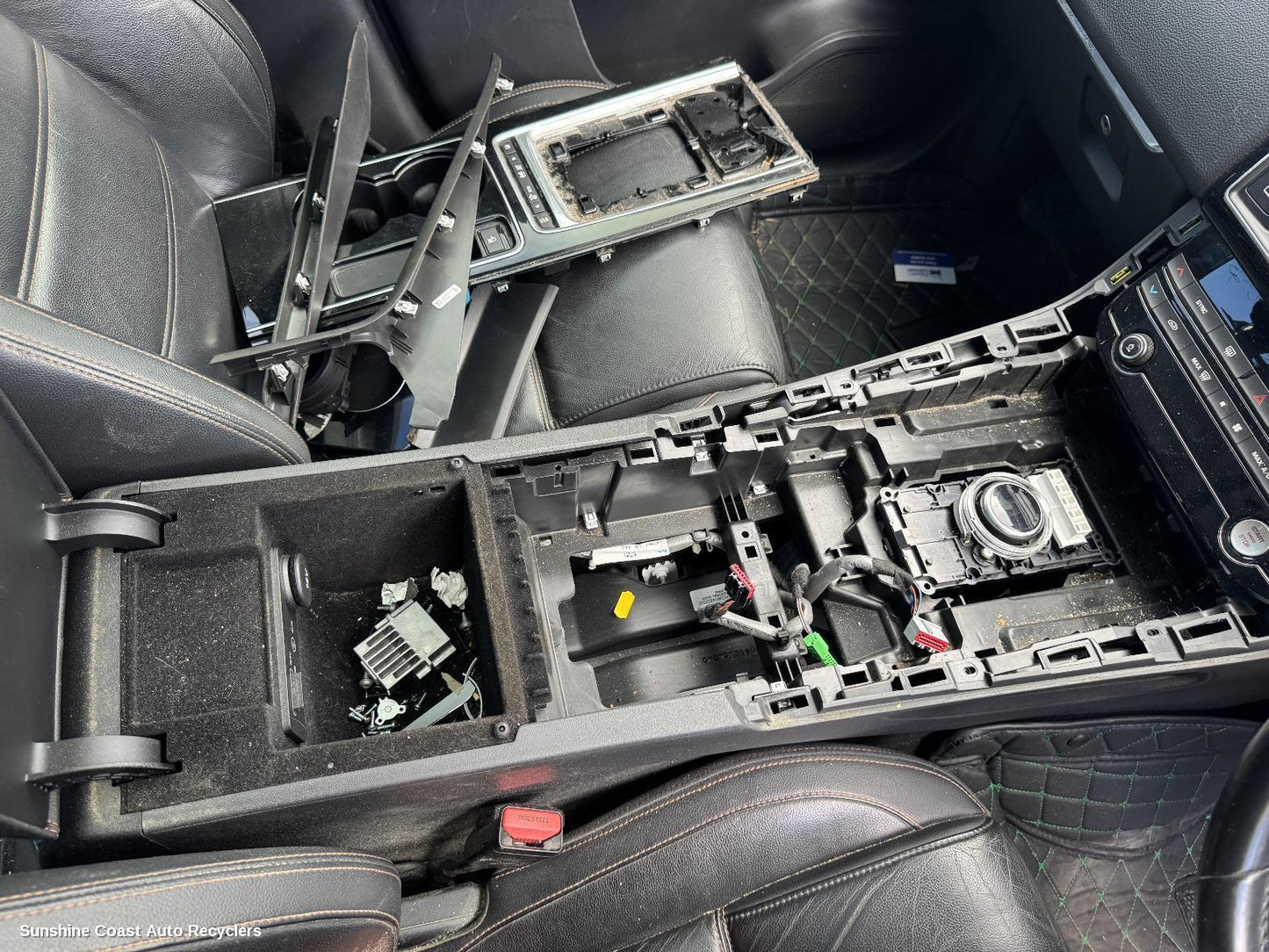 2016-2025 Jaguar F Pace Console