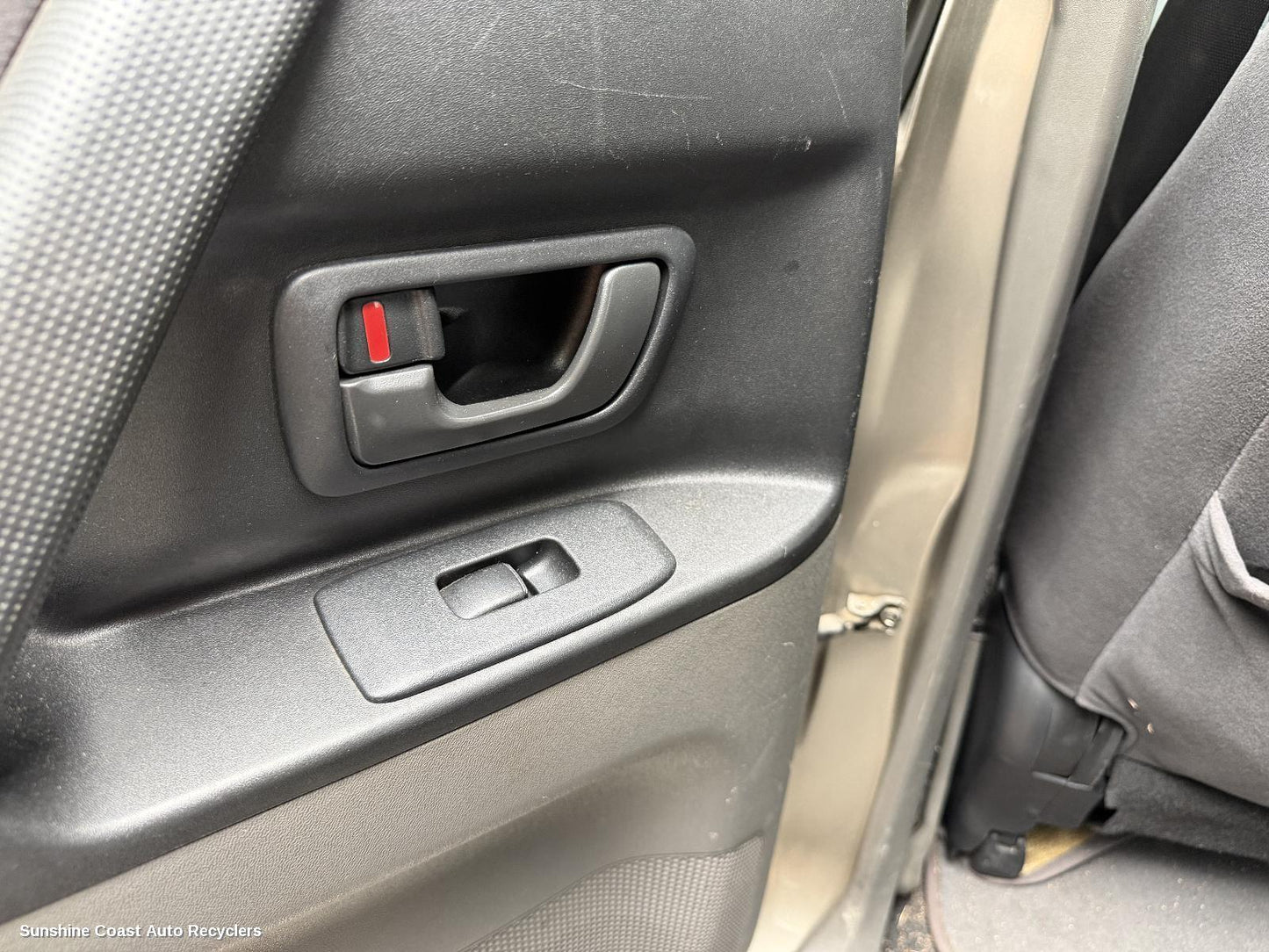 2002-2006 Mitsubishi Pajero Door Handle