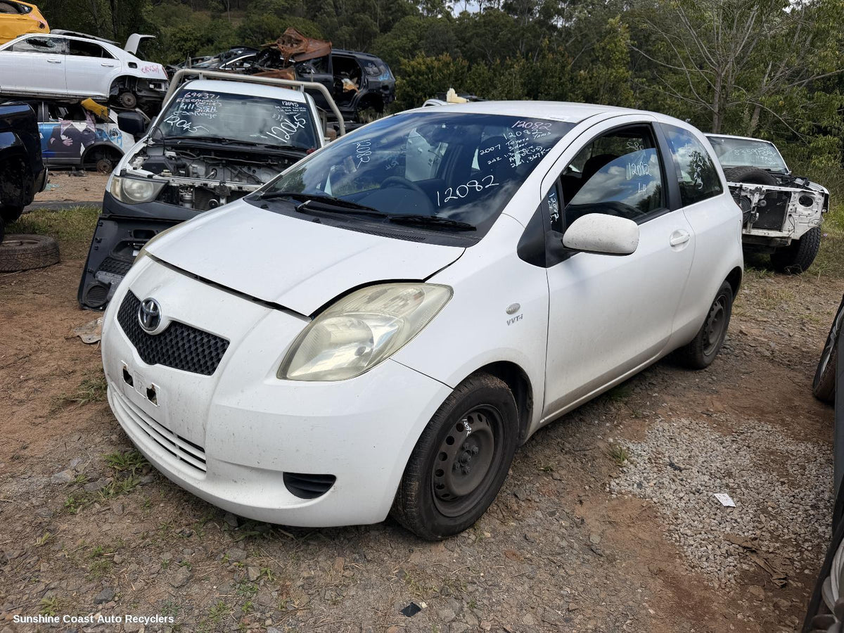 2005-2011 Toyota Yaris Left Front Door