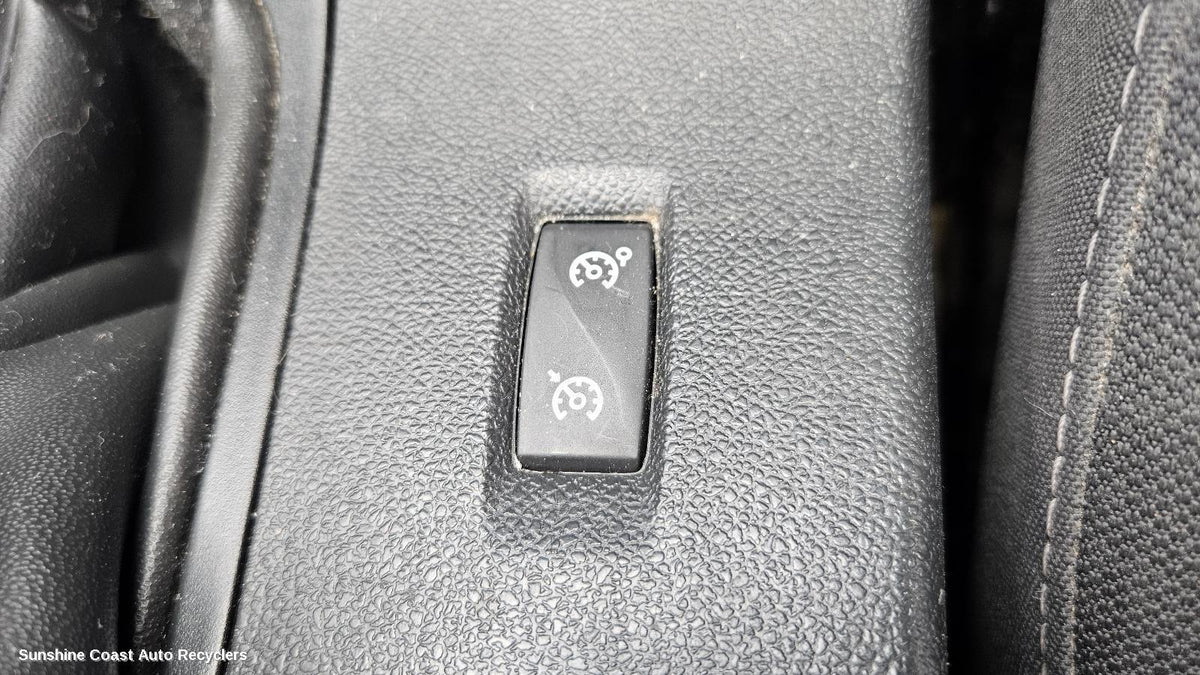 2010-2016 Renault Megane Misc Switch Relay