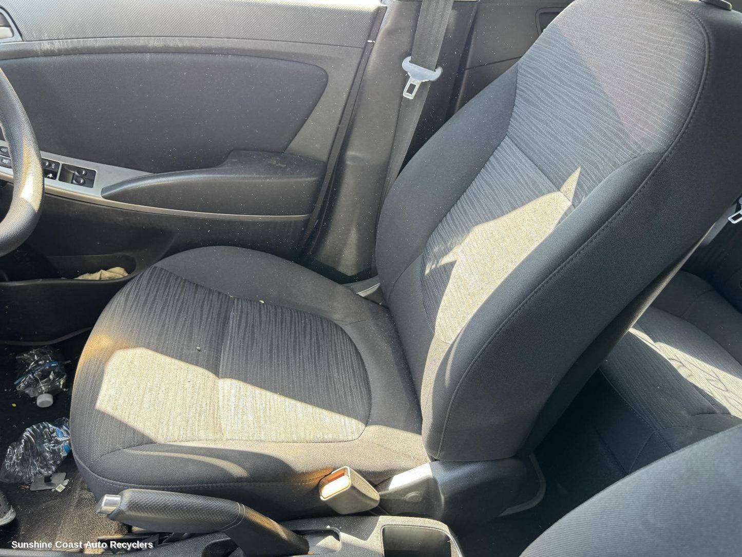 2015 Hyundai Accent Front Seat