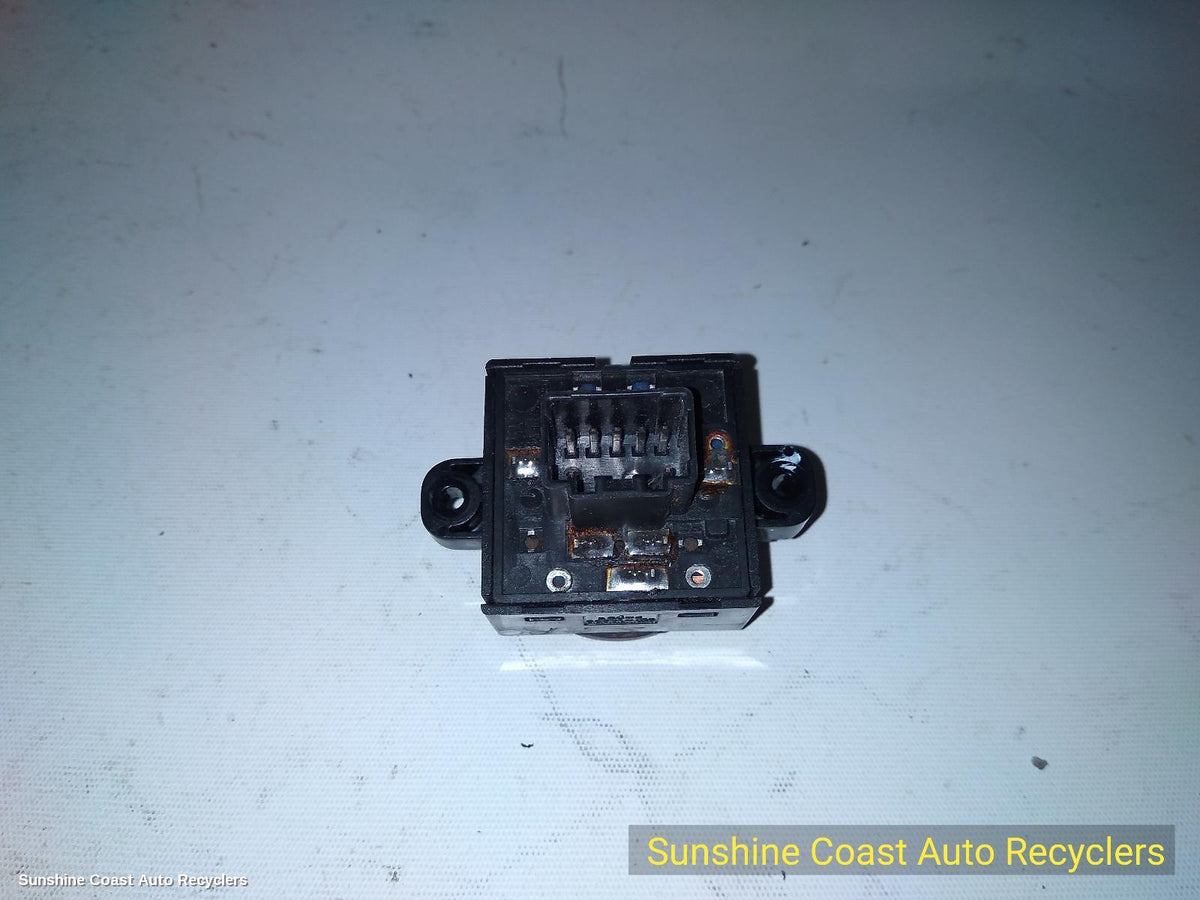 2000-2005 Kia Rio Misc Switch Relay