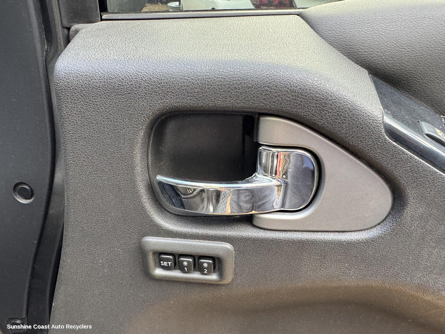 2012 Nissan Pathfinder Door Handle