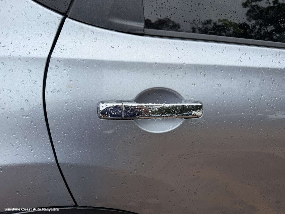 2007-2014 Nissan Dualis Door Handle