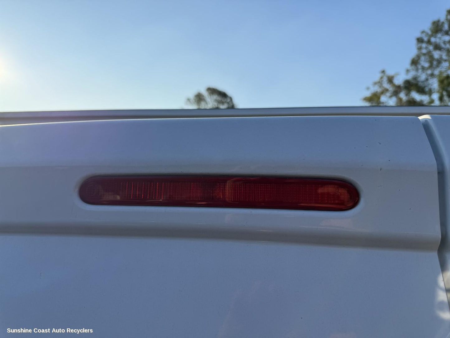 2019-2026 Peugeot Partner High Level Stoplight