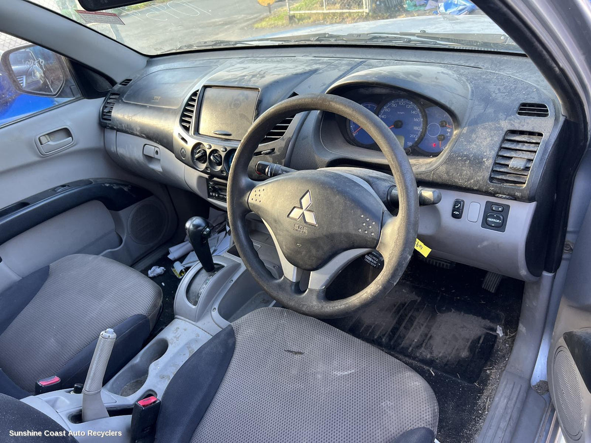 2006-2009 Mitsubishi Triton Owners Handbook