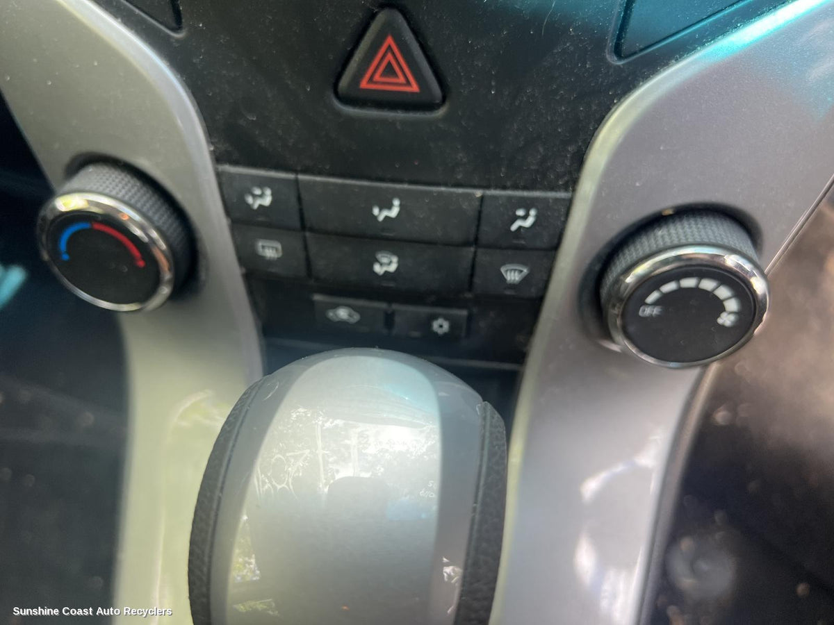 2011-2017 Holden Cruze Heater Ac Controls