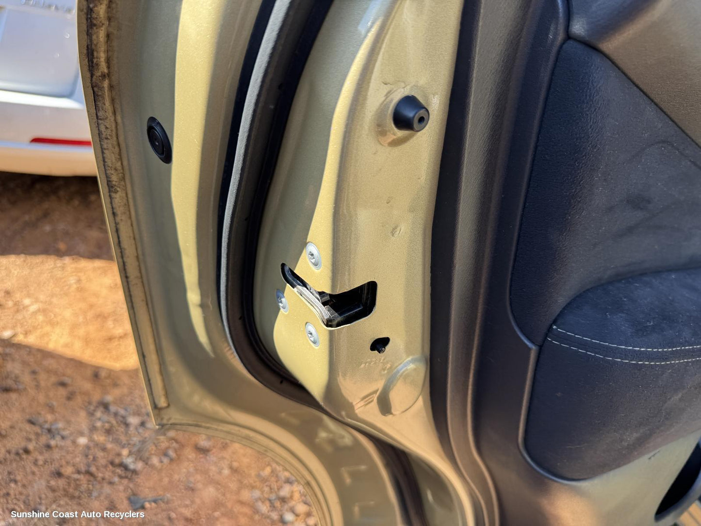 2014 Nissan Pathfinder Door Boot Gate Lock