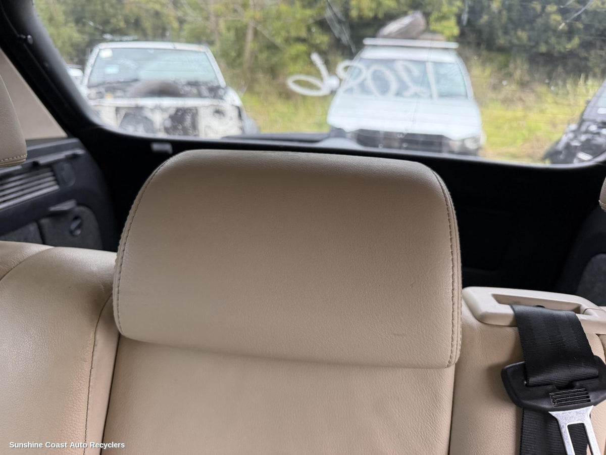 2008-2016 Volkswagen Tiguan Headrest