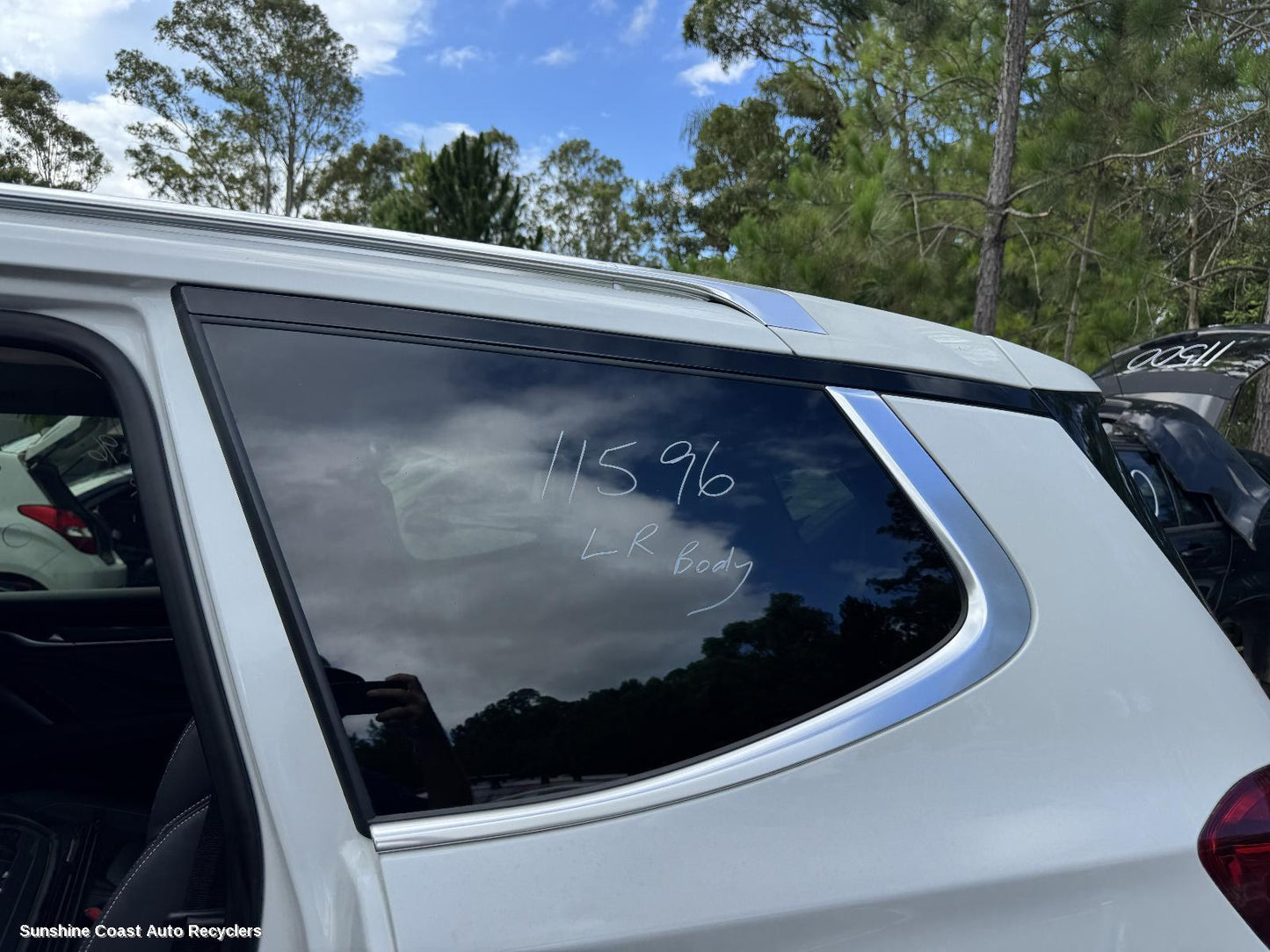 2023 Ldv D90 Left Rear Side Glass