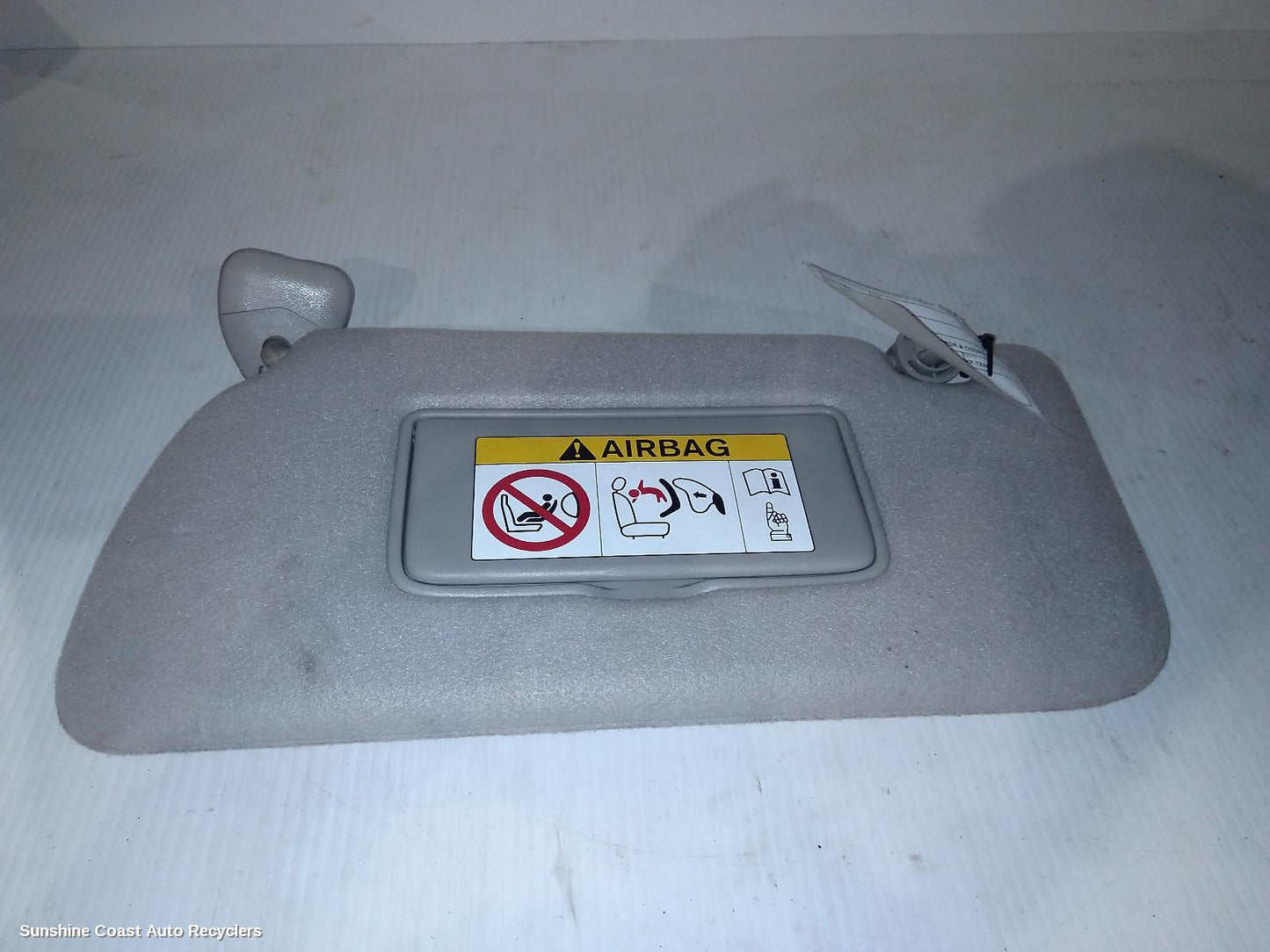 2017 Nissan Navara Sunvisor