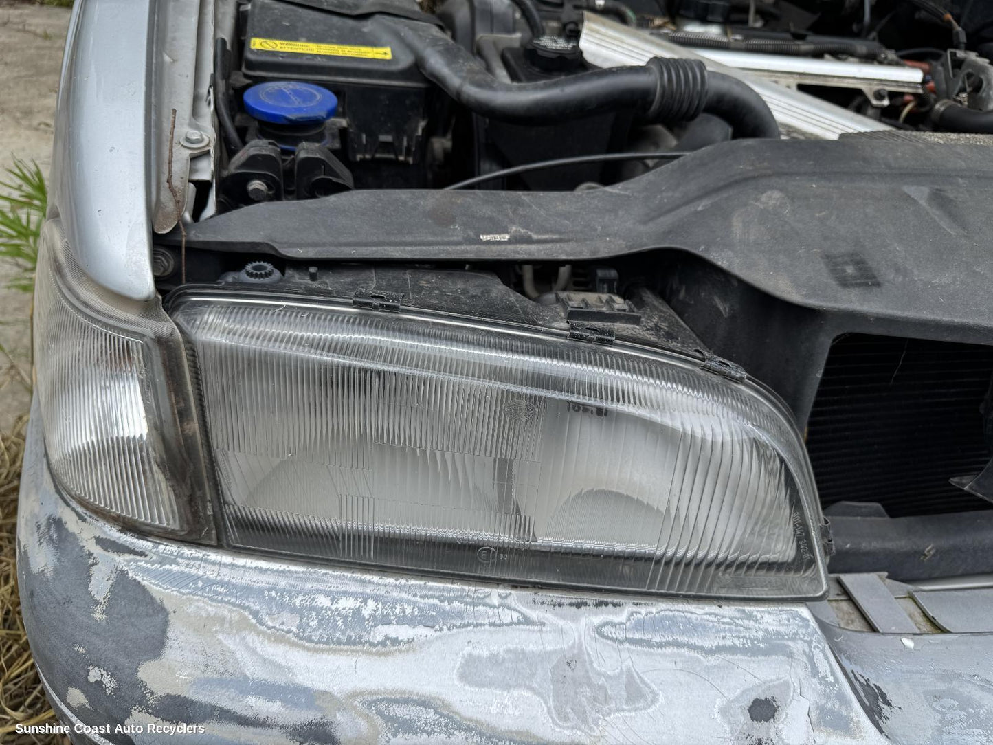 1997 Volvo S70/v70/c70 Right Headlamp