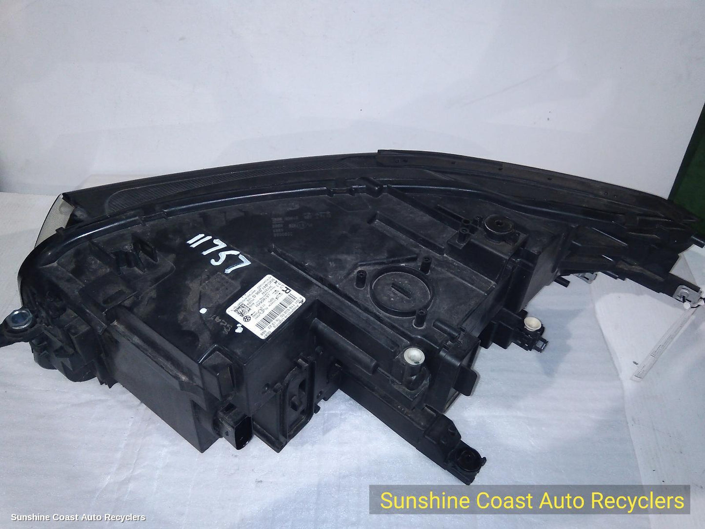 2022 Volkswagen Tiguan Right Headlamp