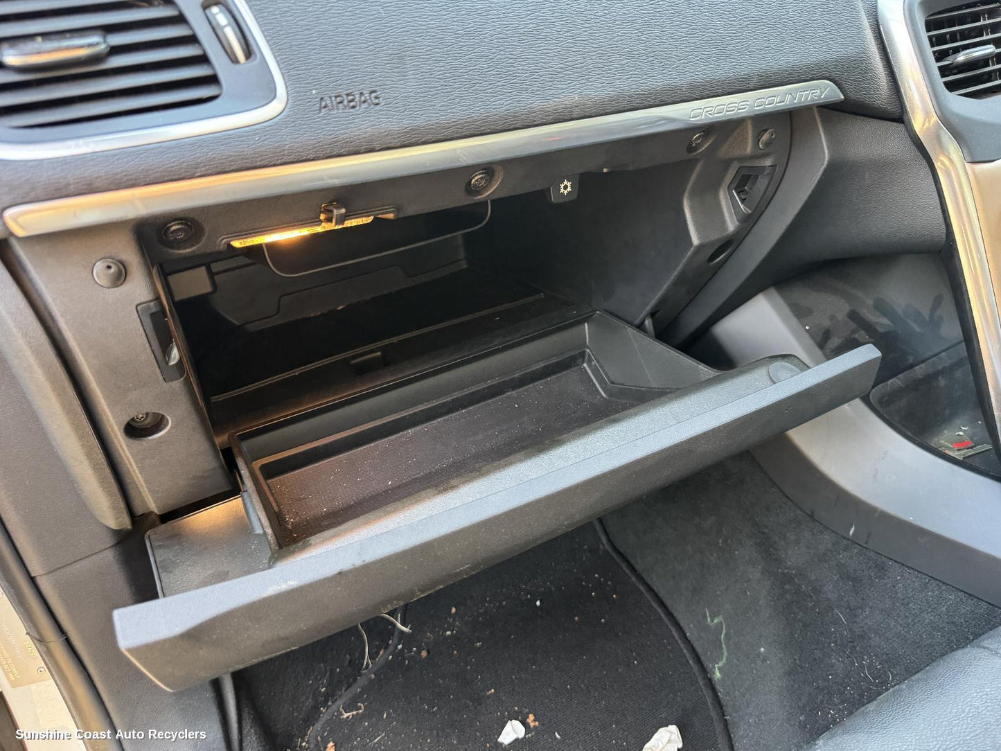 2015 Volvo S40 Glove Box