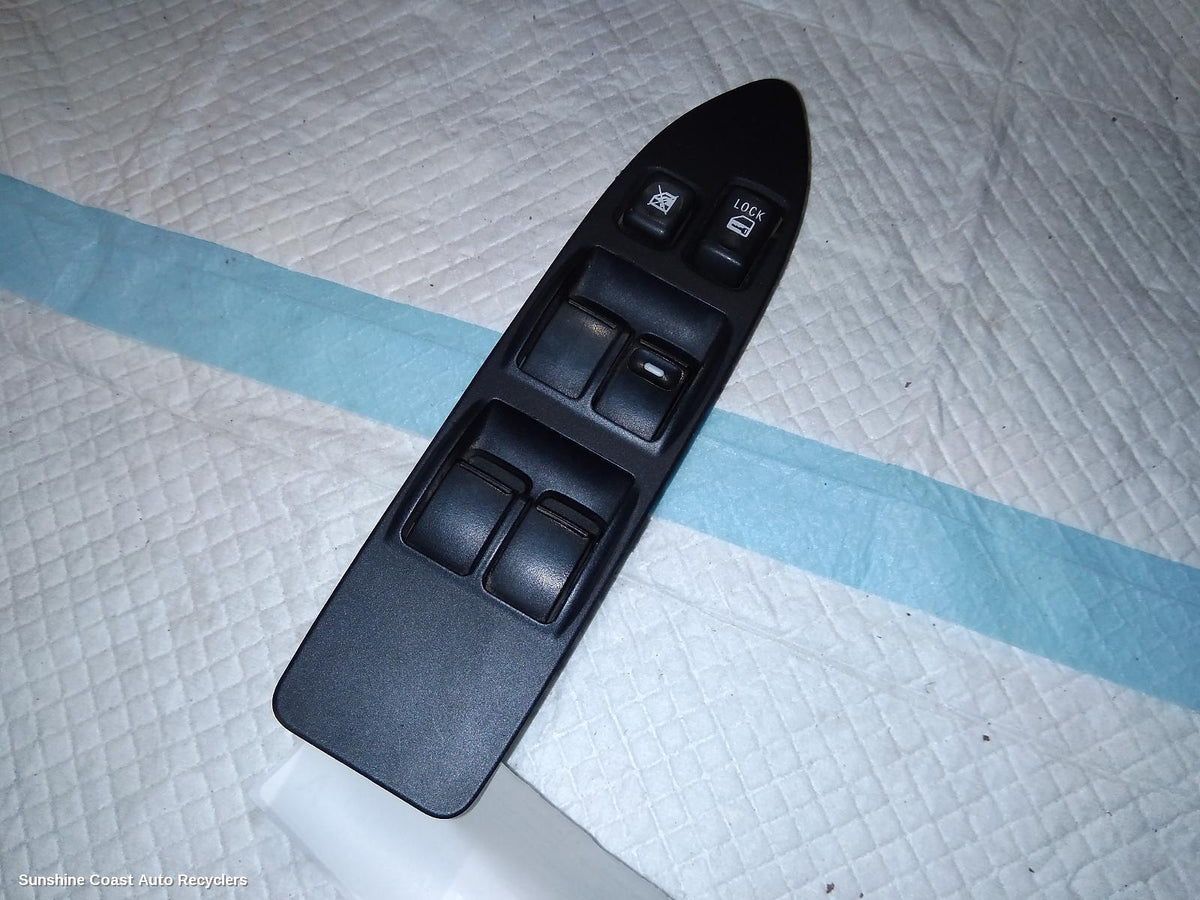 2006-2011 Mitsubishi Pajero Pwr Dr Wind Switch