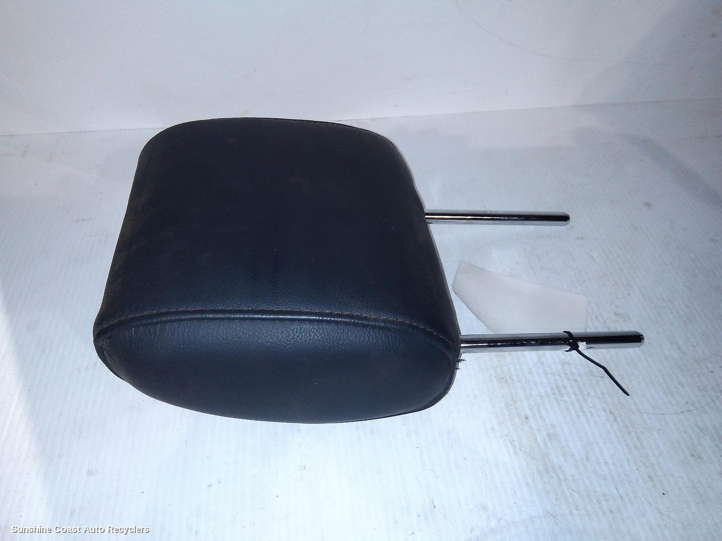 2010 Nissan Navara Headrest