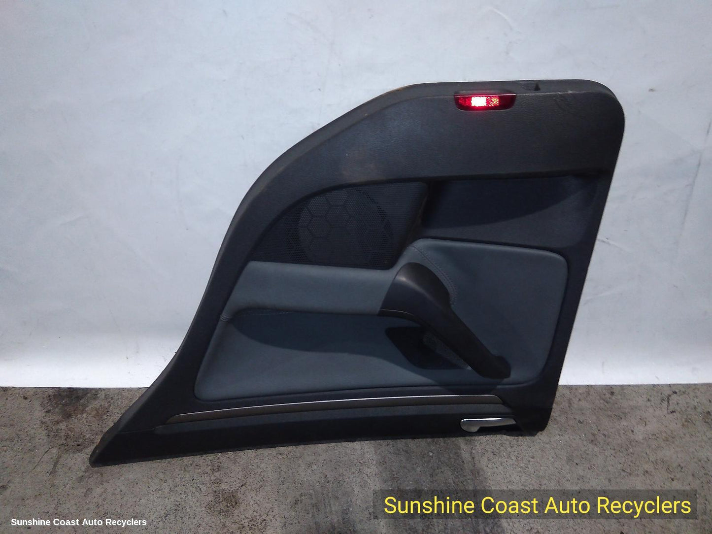 2009 Volkswagen Golf Door Trim
