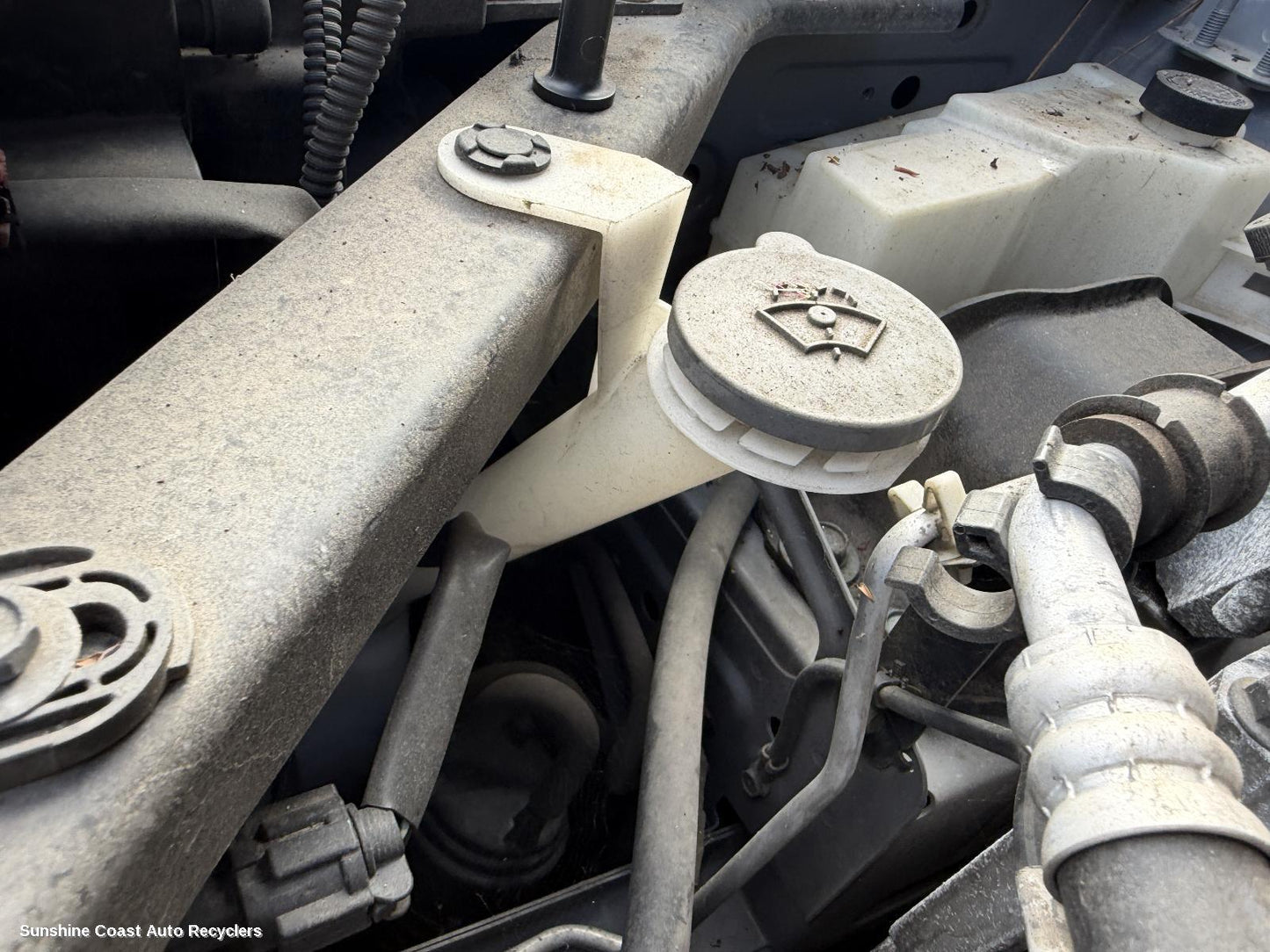 2007-2013 Nissan Xtrail Washer Bottle