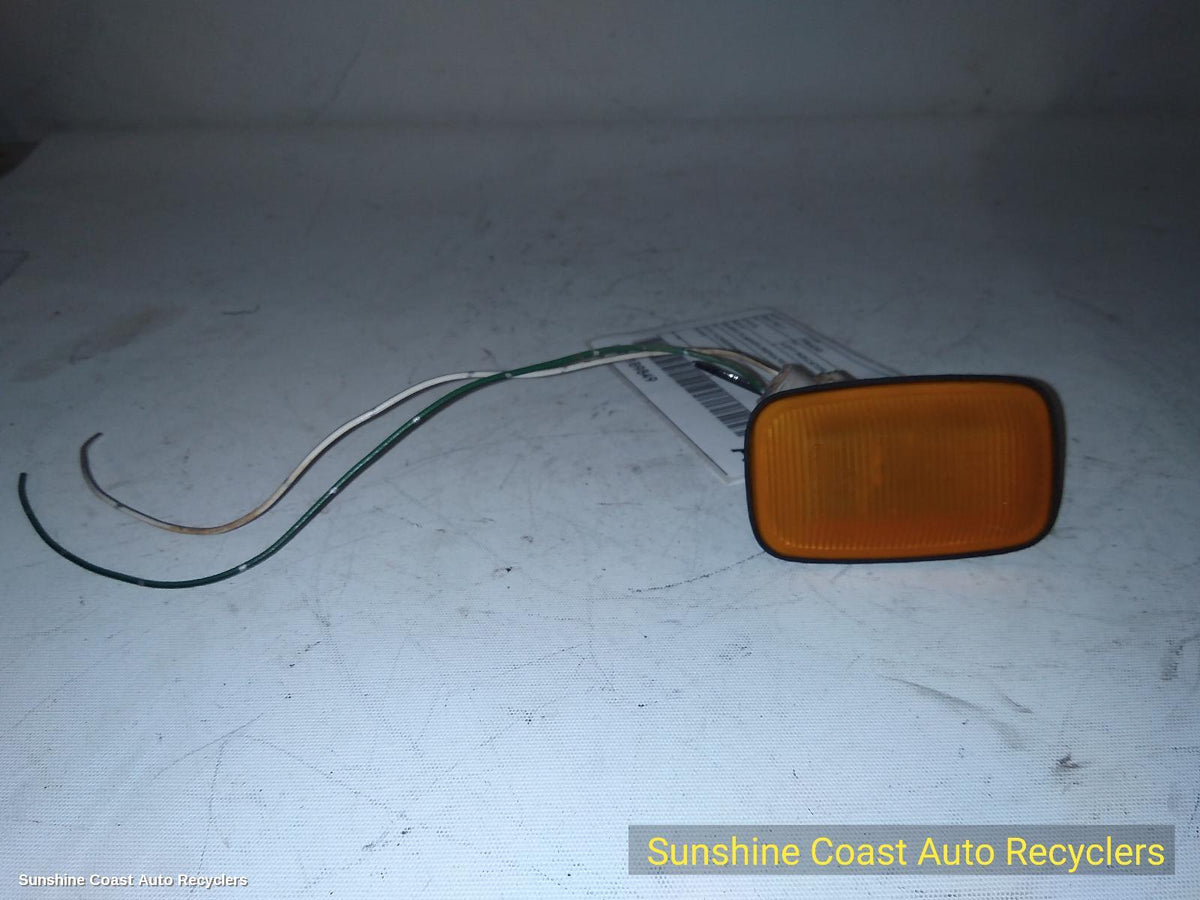 1996-2002 Toyota Prado Left Indicator Fog Side
