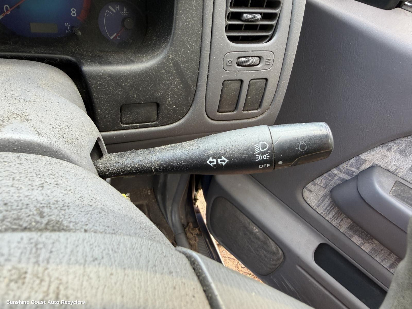 2001 Nissan Navara Combination Switch