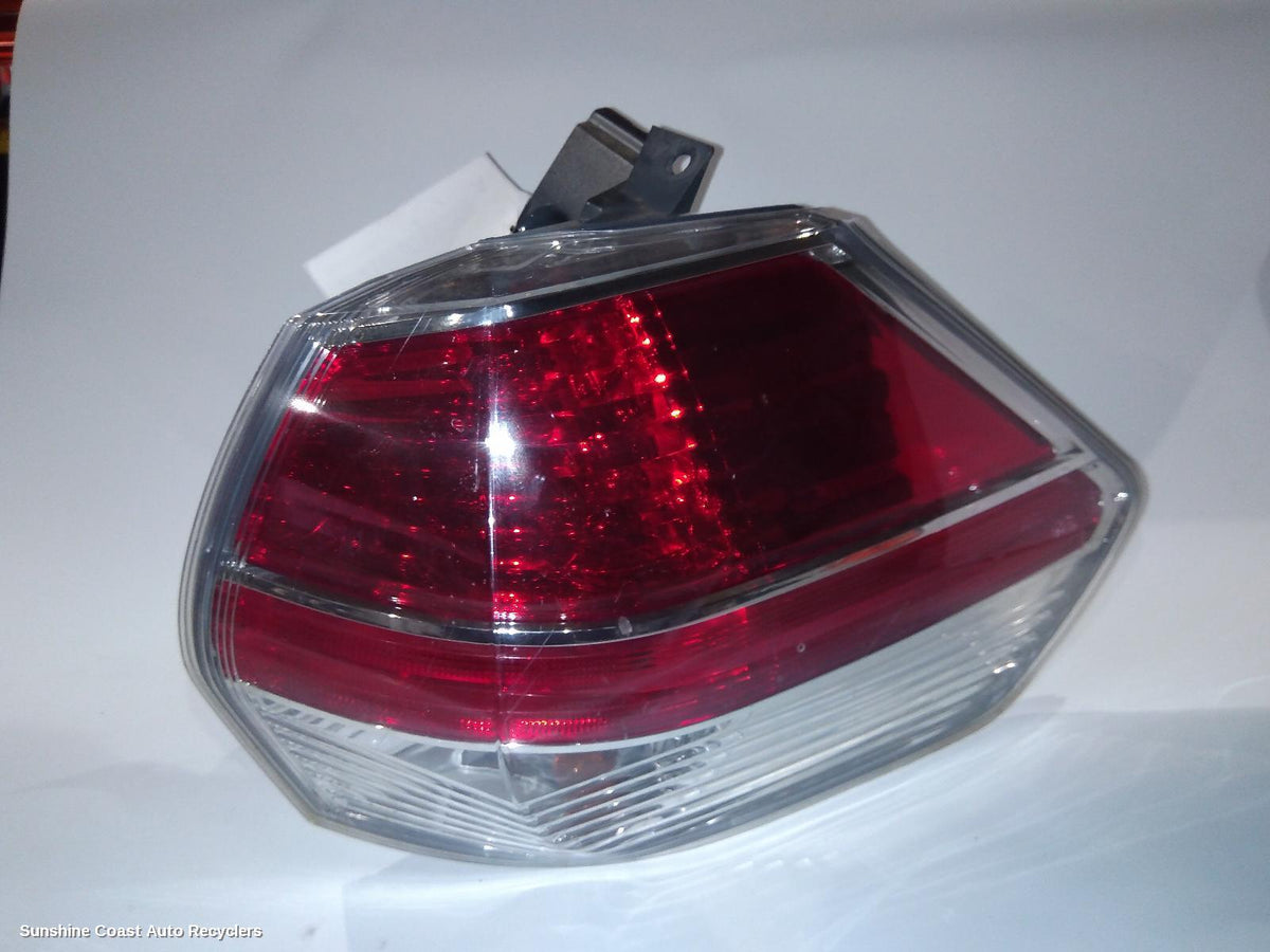 2014-2017 Nissan Xtrail Right Taillight