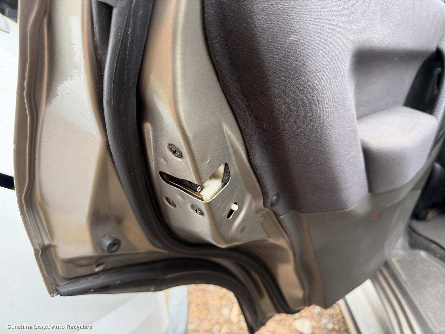 2000-2006 Mitsubishi Pajero Door Boot Gate Lock