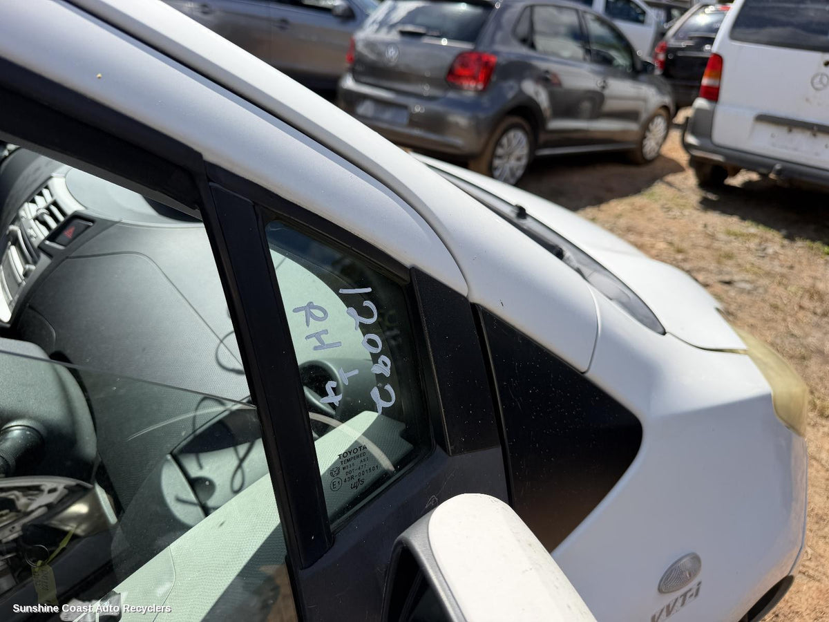 2005-2011 Toyota Yaris Right Front 1 4 Door Glass