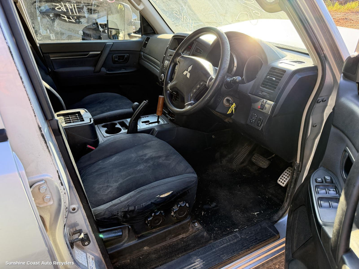 2006-2013 Mitsubishi Pajero Air Cleaner Box