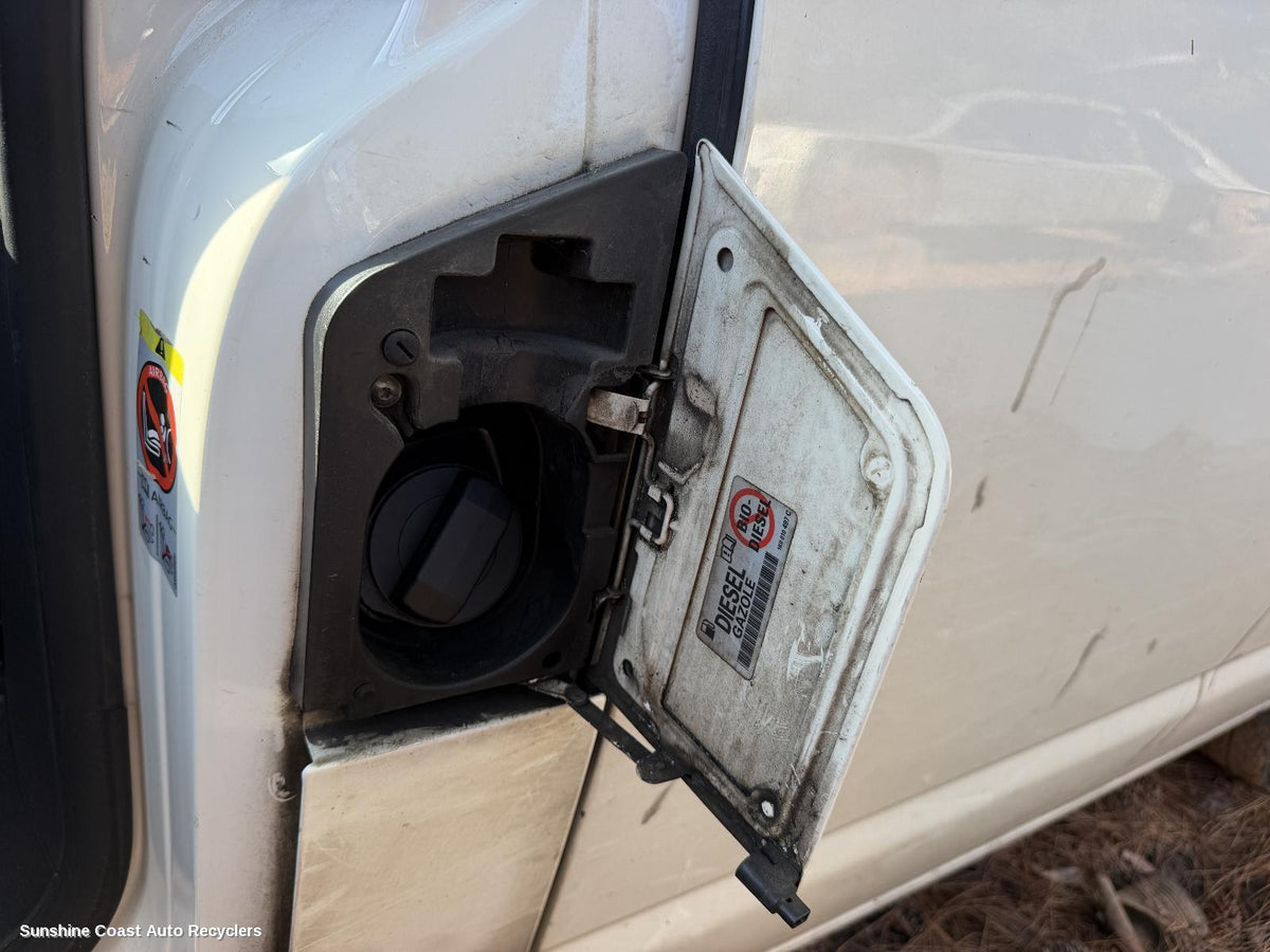 2004-2010 Volkswagen Transporter Fuel Door   Filler