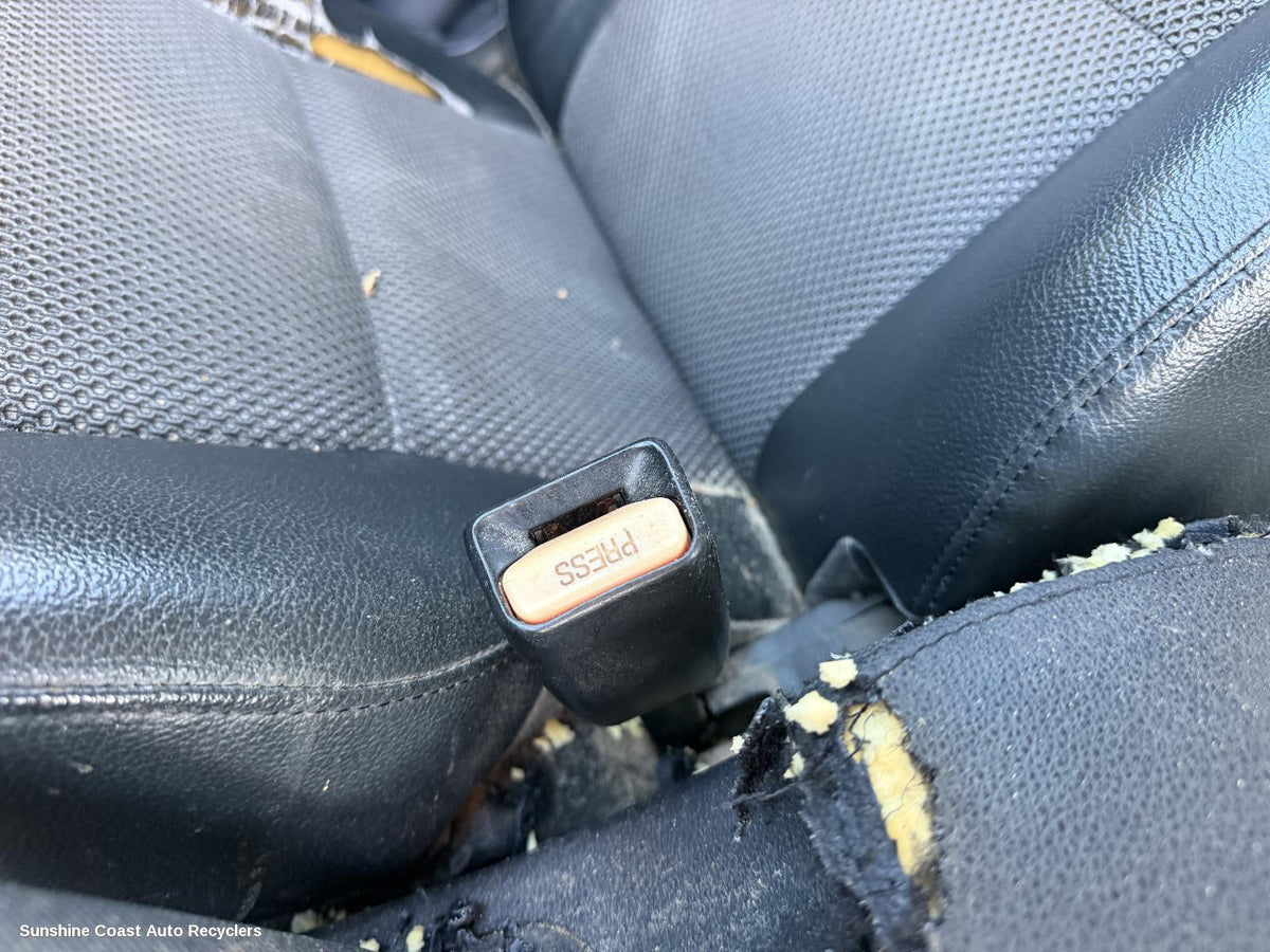 2005-2010 Kia Sportage Seatbelt Stalk