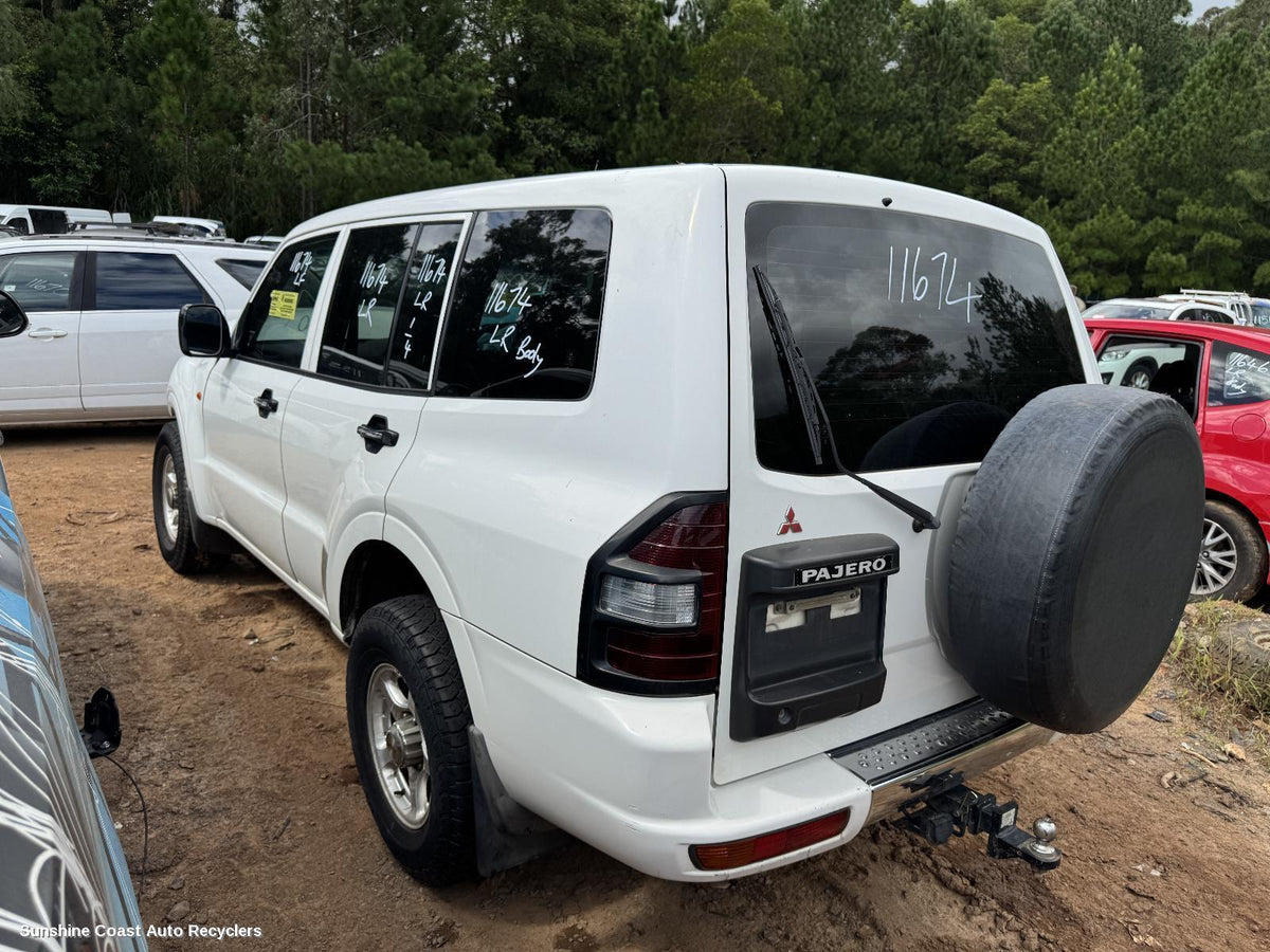 2000-2002 Mitsubishi Pajero Headrest