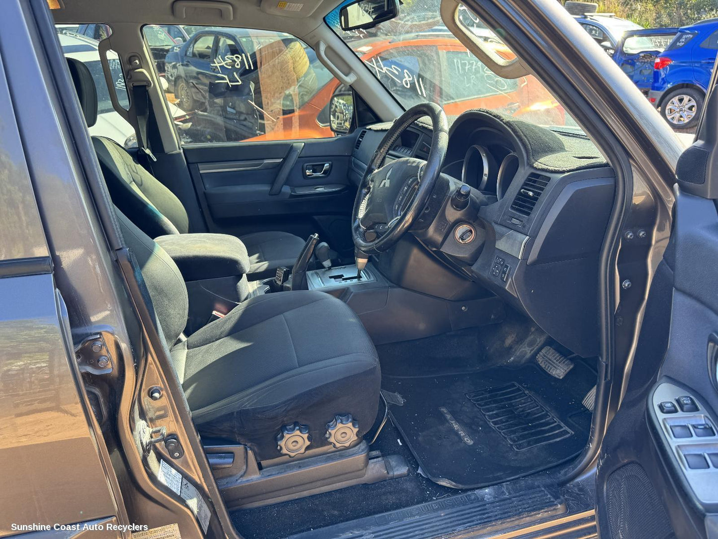 2010 Mitsubishi Pajero Right Guard Liner