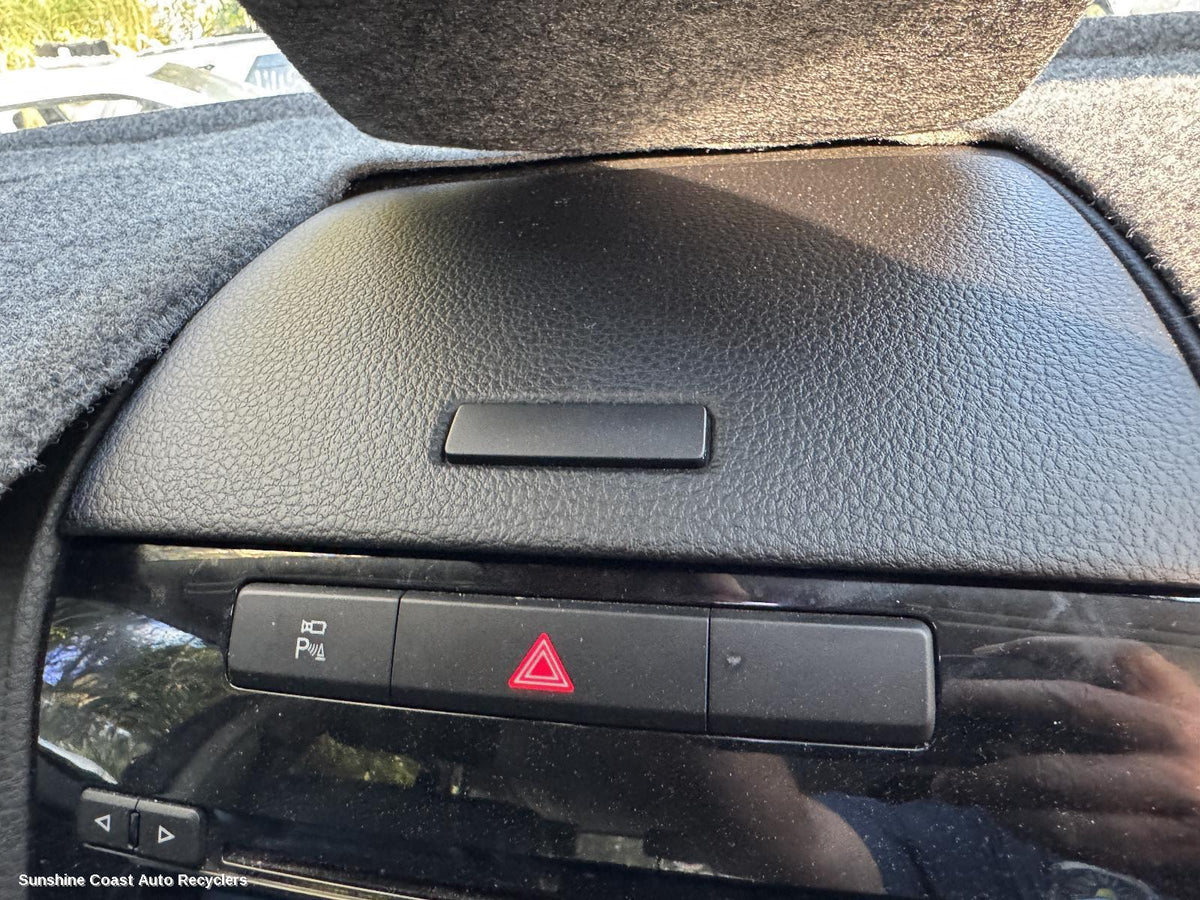 2010-2018 Volkswagen Touareg Misc Switch Relay