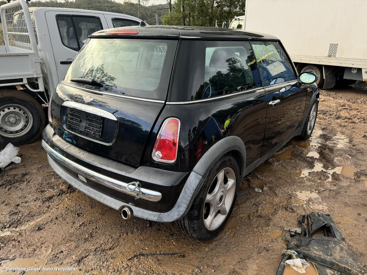 2004-2006 Mini Cooper Right Taillight